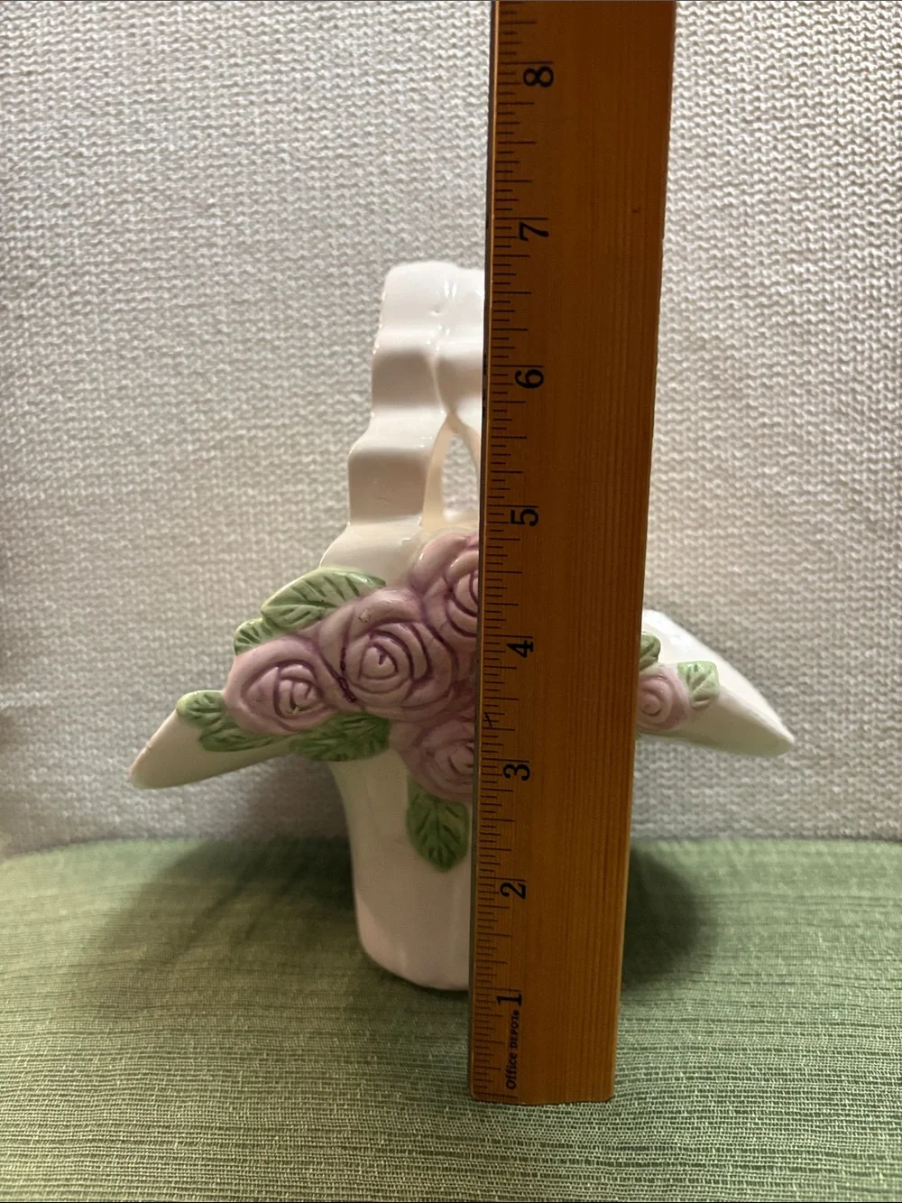 Vintage-Style Ceramic Flower Basket Accent in White and Lavender
